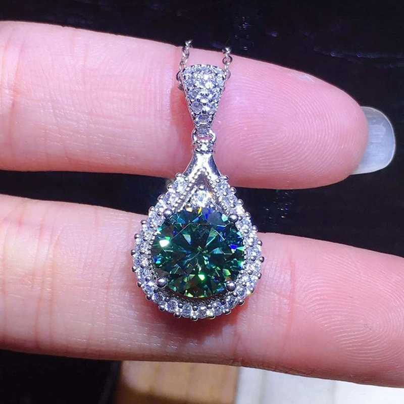 

Classic Round Cut Emerald Green Cubic Zirconia Crystal Stone Pendant Necklace Silver Color Clavicle Chain Banquet Party Jewelry