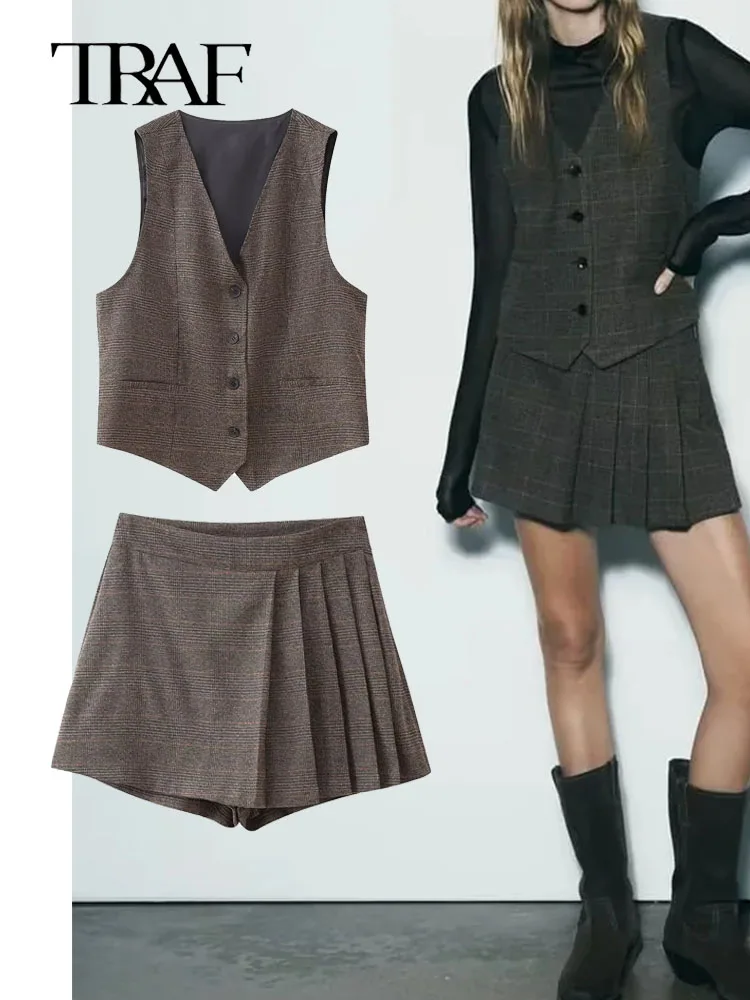 

Костюм-двойка женский клетчатый из жилета и юбки, на осень