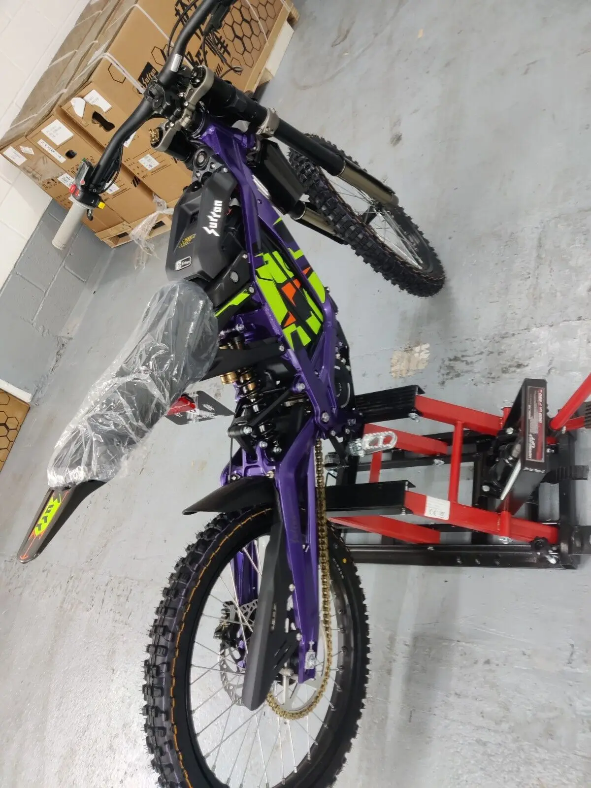 

Summer discount of 50%HOT SALES FOR 2022 Sur Ron LBX Light Bee X Off Road Electric Dirt bike. Off road