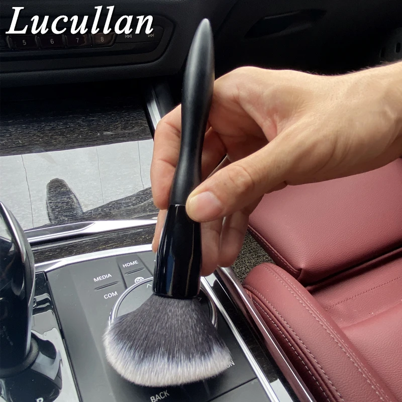 

Щетка Lucullan для салона автомобиля