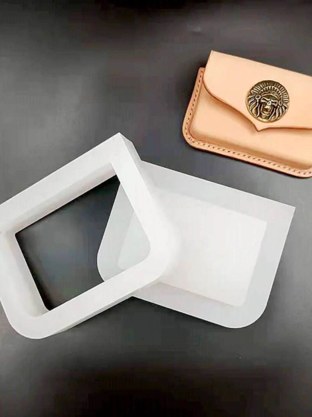 Дизайнерский кожаный чехол для смартфона