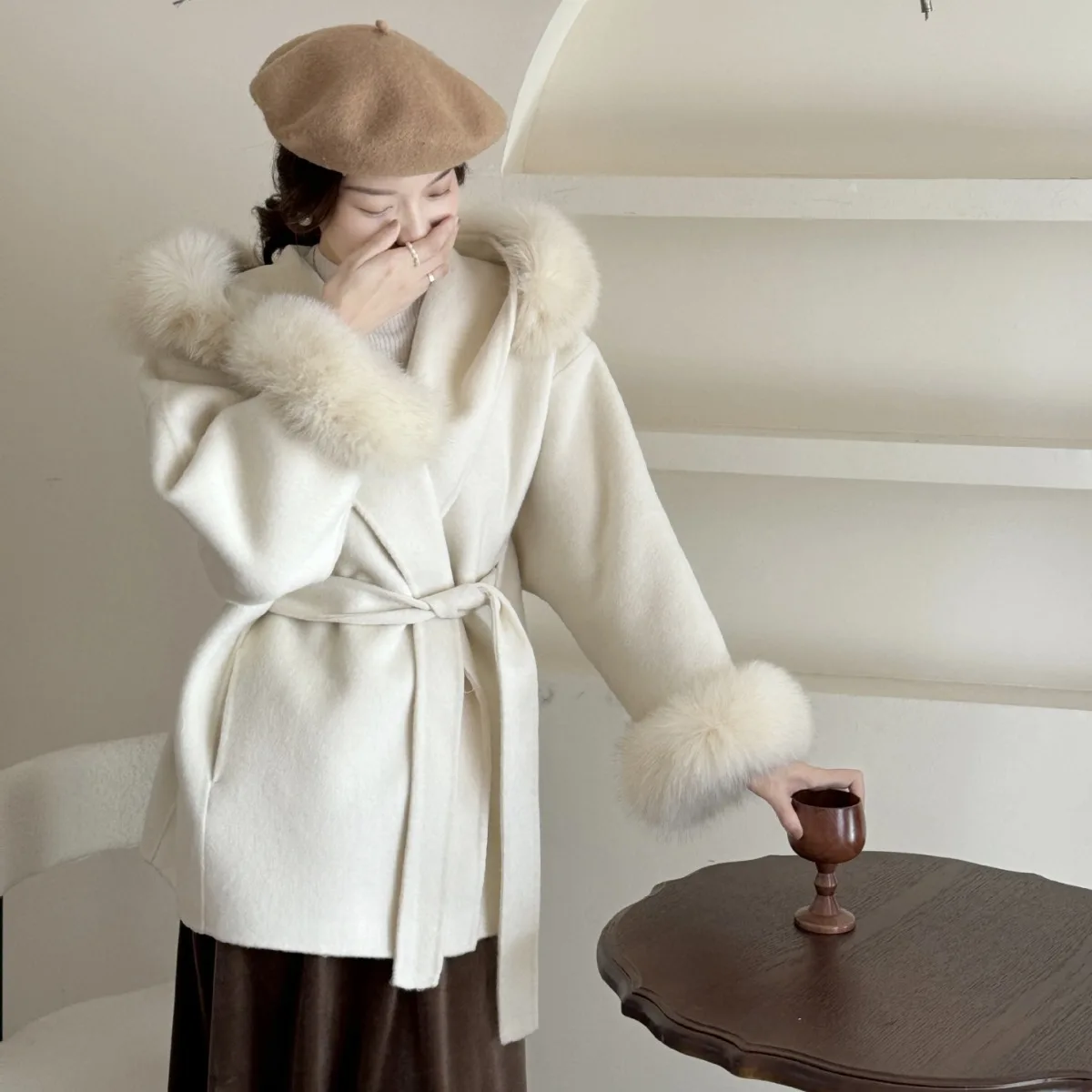 Лисий волос с капюшоном Элитный темперамент Мао шнуровка Двусторонняя шерсть