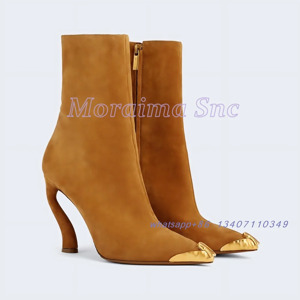 Странные ботильоны на высоком металлическом каблуке с острым носком замшевые