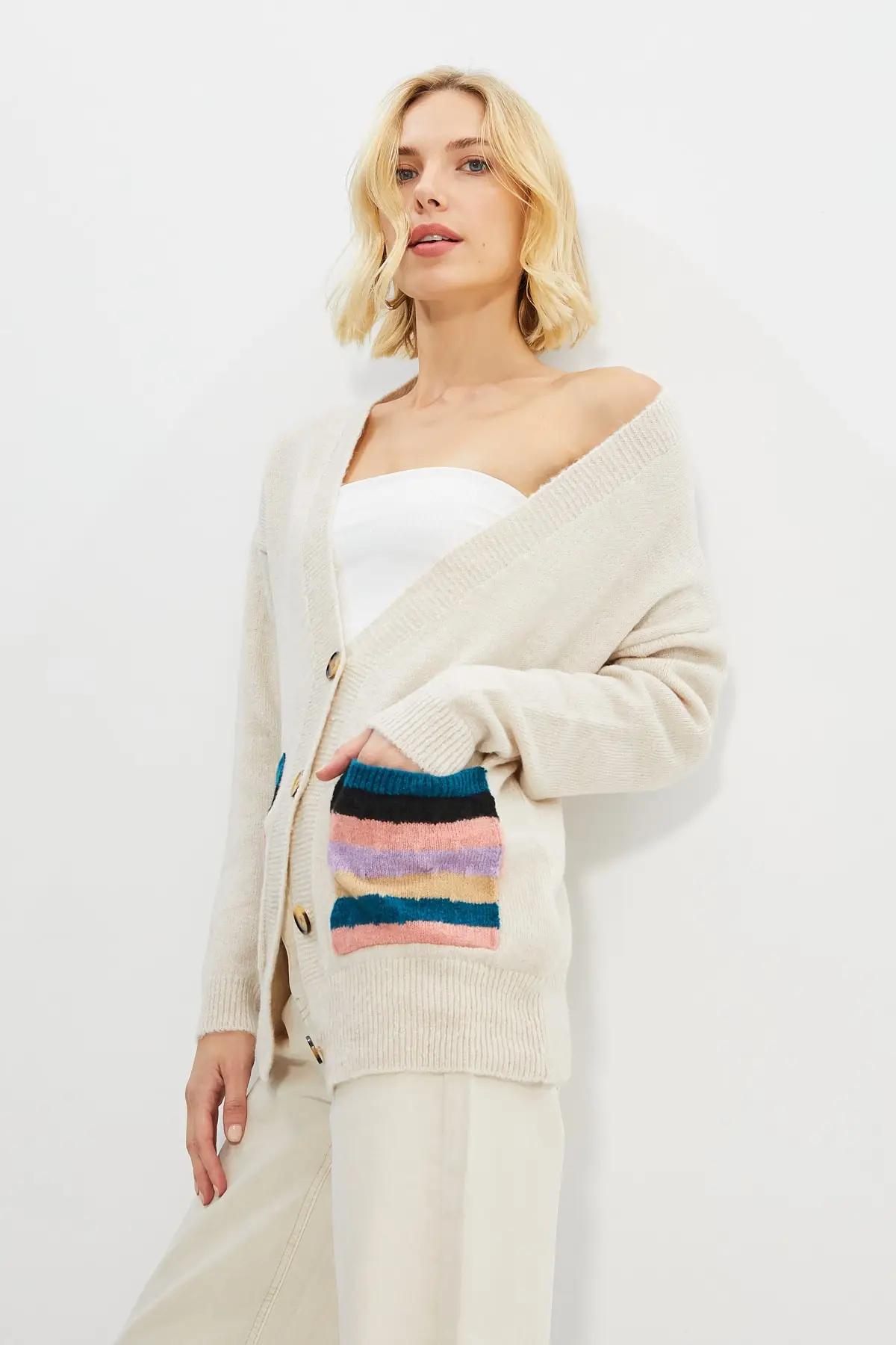 

Trendyol Pockets Knitwear Cardigan TWOAW22HI0322