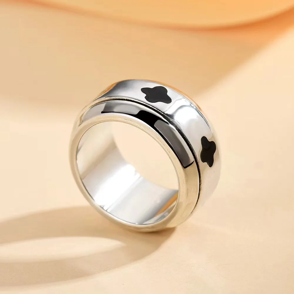 Модное кольцо с гелем клевера - мода для снятия стресса