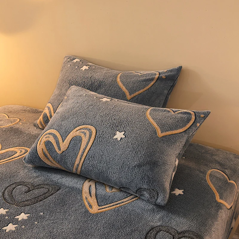 

2pcs Cartoon Printed Plush Pillowcase 48*74cm Rectangle Sleeping Pillow Case Winter Warm Soft Flannel Pillow Covers Home Decor