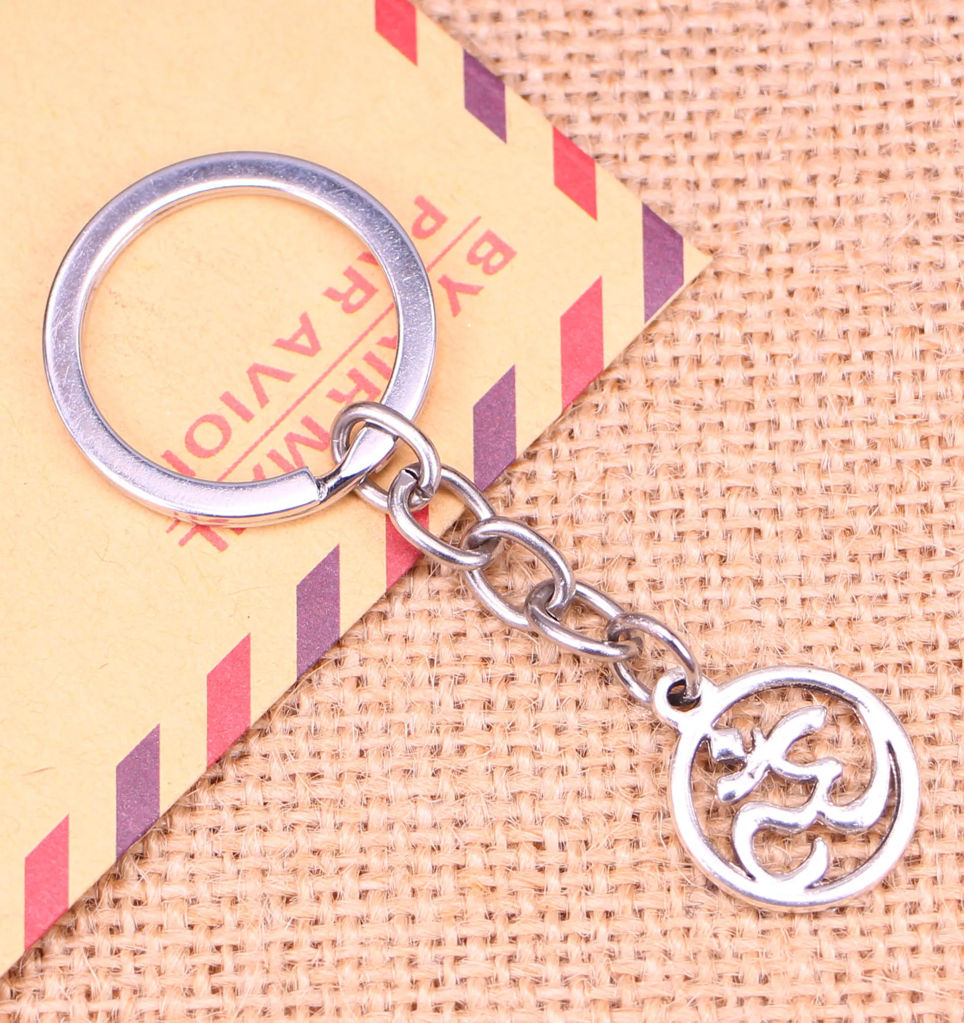 

20pcs New Fashion Keychain 18x20mm circle yoga om Pendants DIY Men Jewelry Car Key Chain Ring Holder Souvenir For Gift