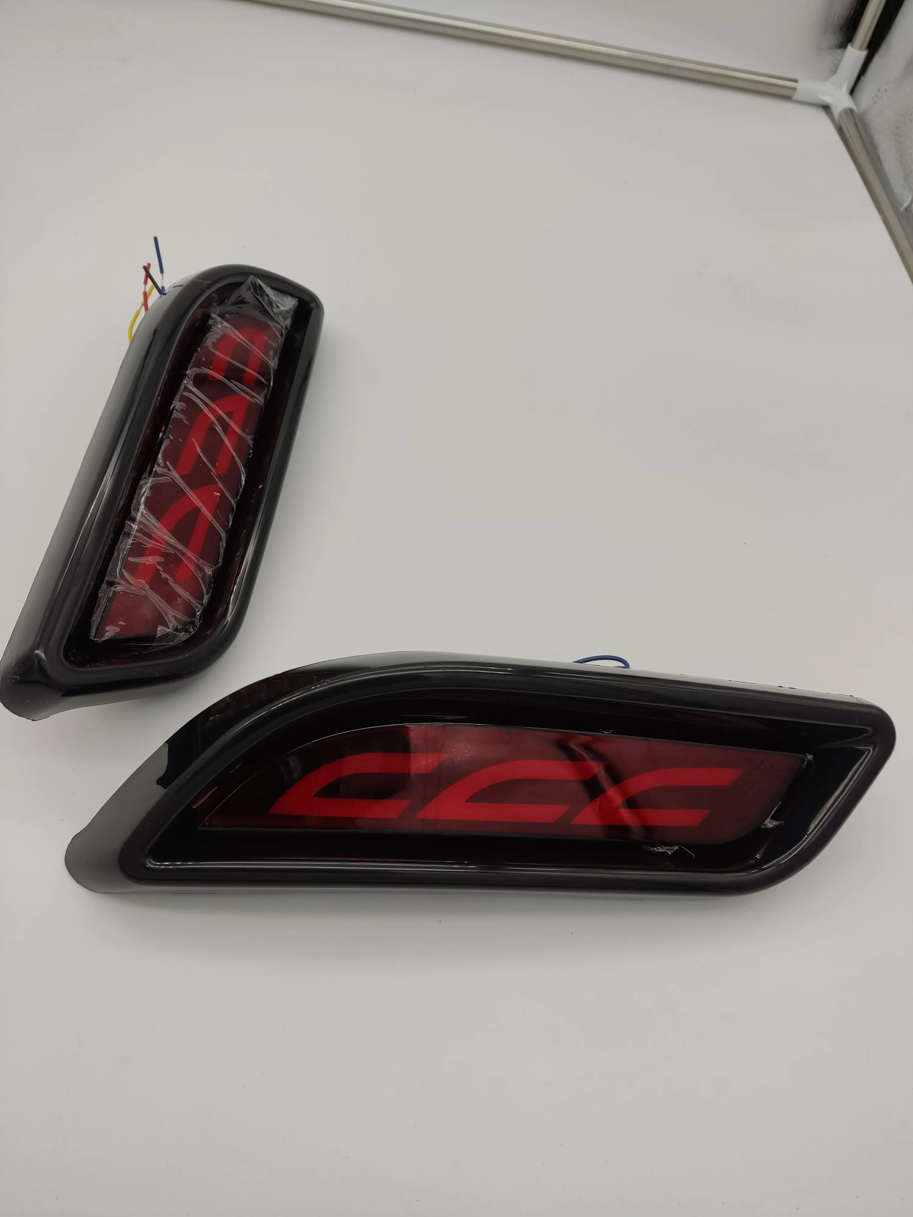 Катафоты тюнинг светодиодные заднего бампера ЛАДА Приора с бегающим поворотом |