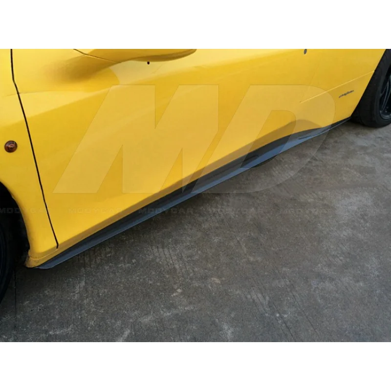 Фото Накладки на пороги Novt Rosso Style из карбона для Ferrari 458 Italia и Spider 2011-2013 №4