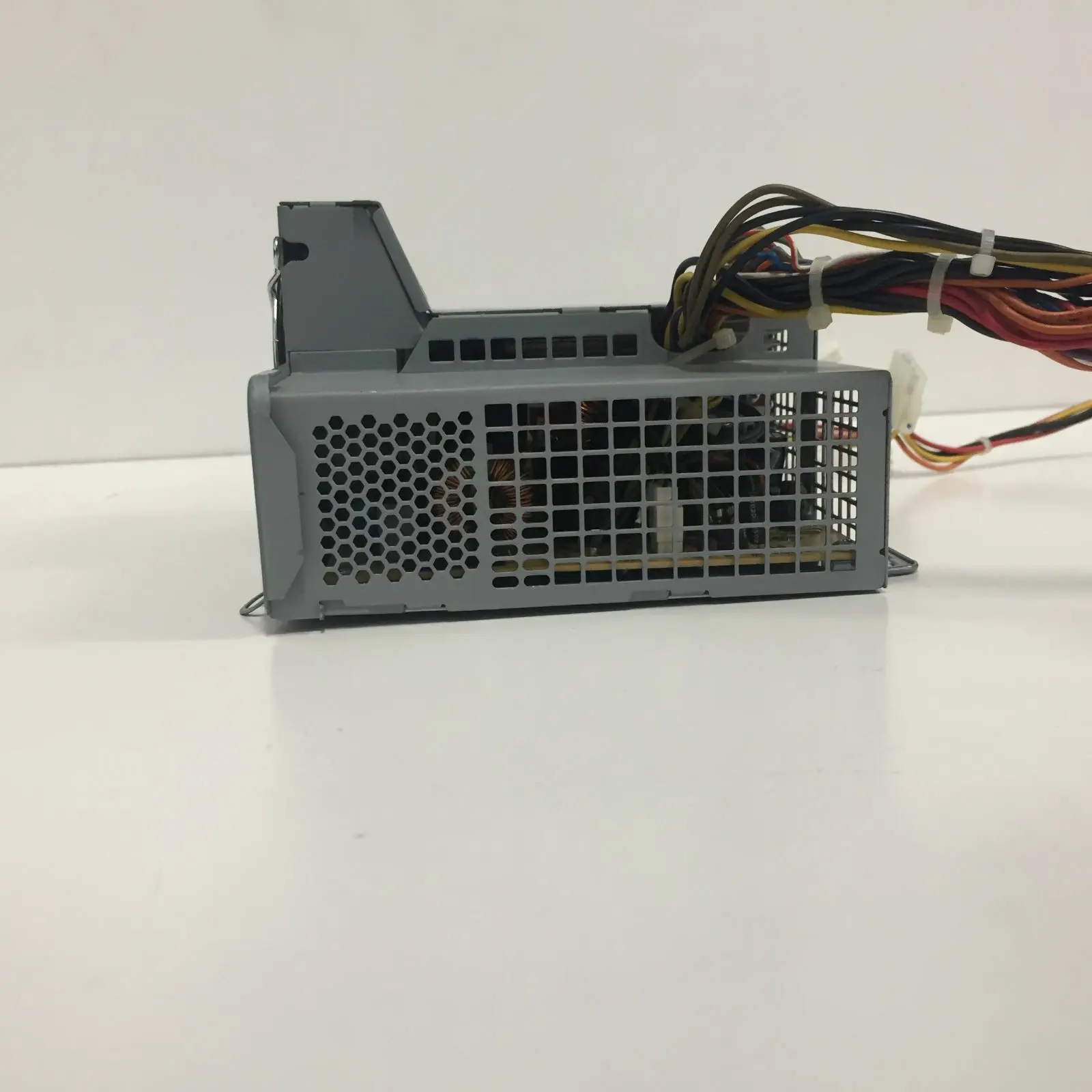 

Genuine FOR HP API4PC07 Power Supply 240W Power Supply 379349-001 381024-001