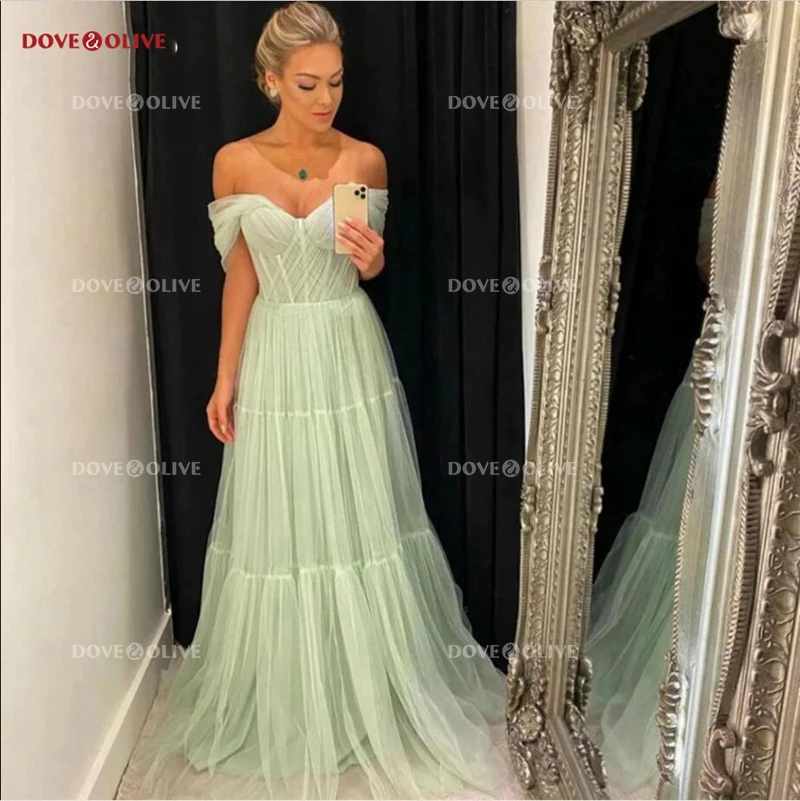 

Женское вечернее платье без бретелек, черное атласное платье с разрезом