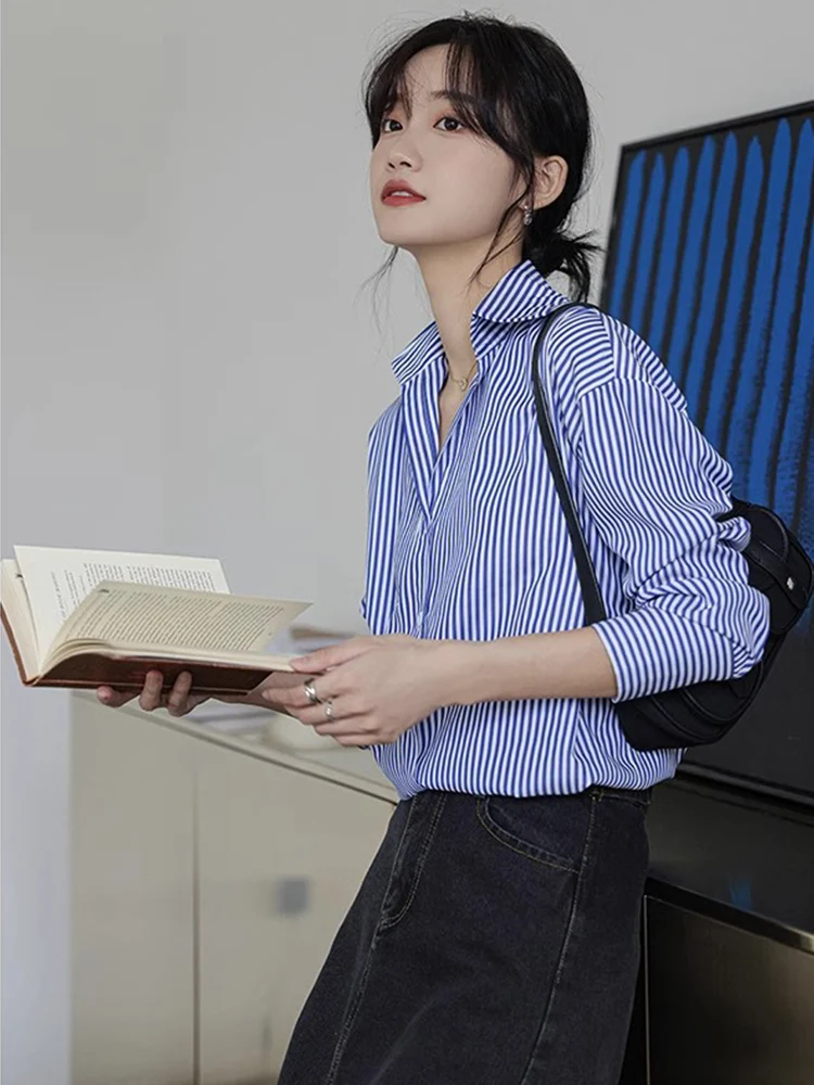Рубашки в синюю полоску женская весенне-осенняя внутренняя одежда маленькая