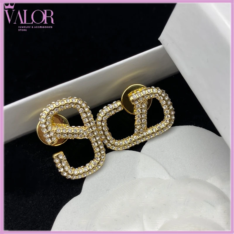 

2023 New Advanced Version Simple Ear Jewelry Not Faded Bright Luxury V Letter Zircon Studs Jewelry Party Earrings For Women