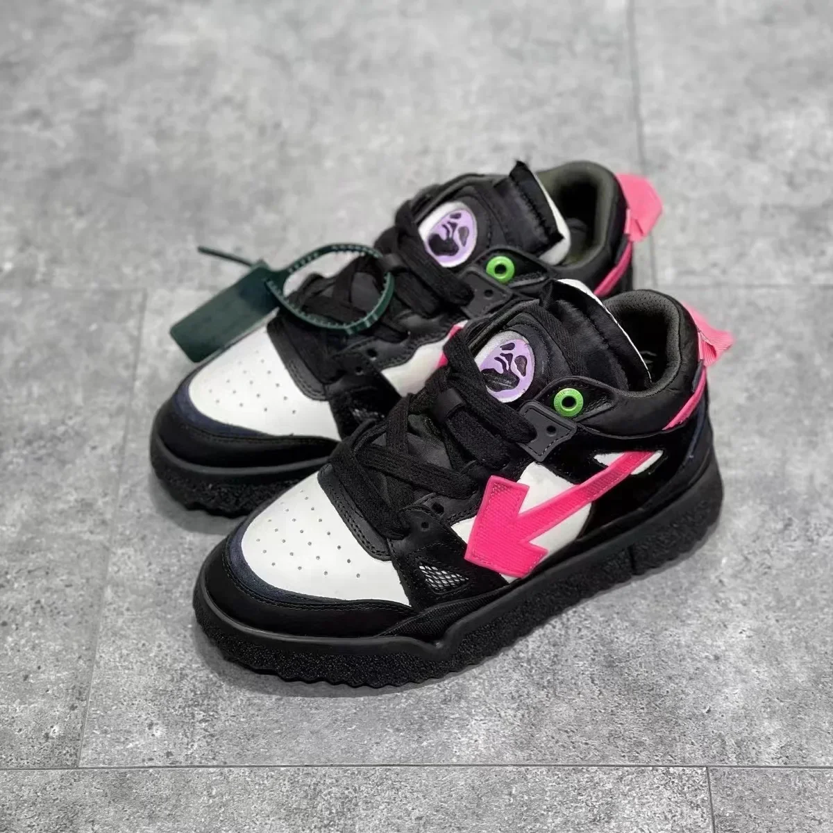 

2024 new men's and women's OFF color blocking lace up OW flat low top white height increasing sneakers shoes