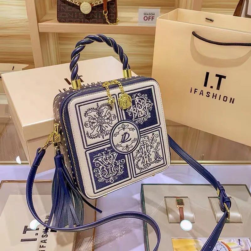 

Leather Women's Bag 2022 New Fashion Tote Bag Large-Capacity One-Shoulder Diagonal All-Match Portable Embroidery Large Bag