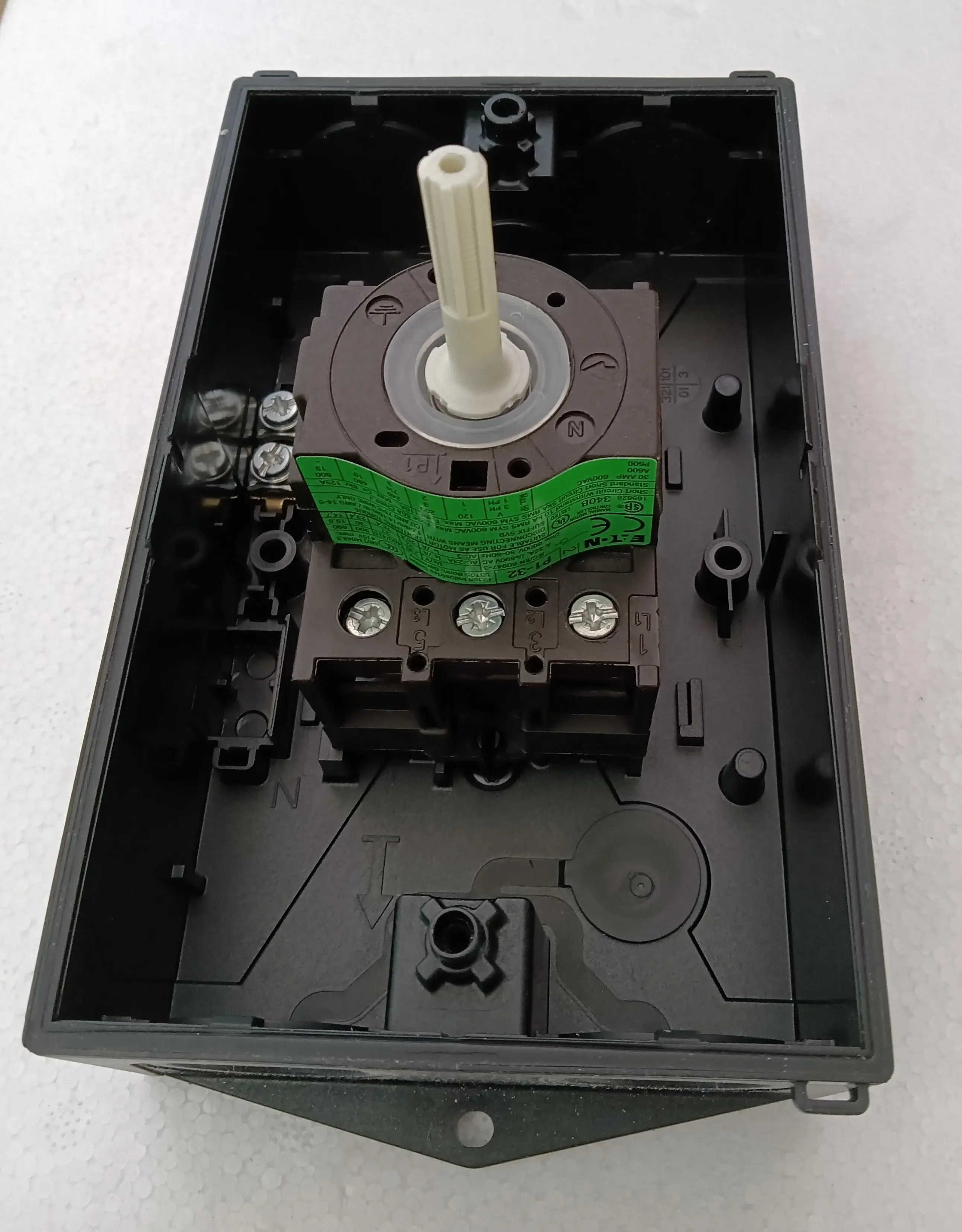 Фото Новый оригинальный водонепроницаемый изоляционный бокс Eaton P1-32/I2/SVB P1-32/I2/SVB/N P1-32/I2/SVB/N/HI11 P1-32/I2/SVB/HI11 №3