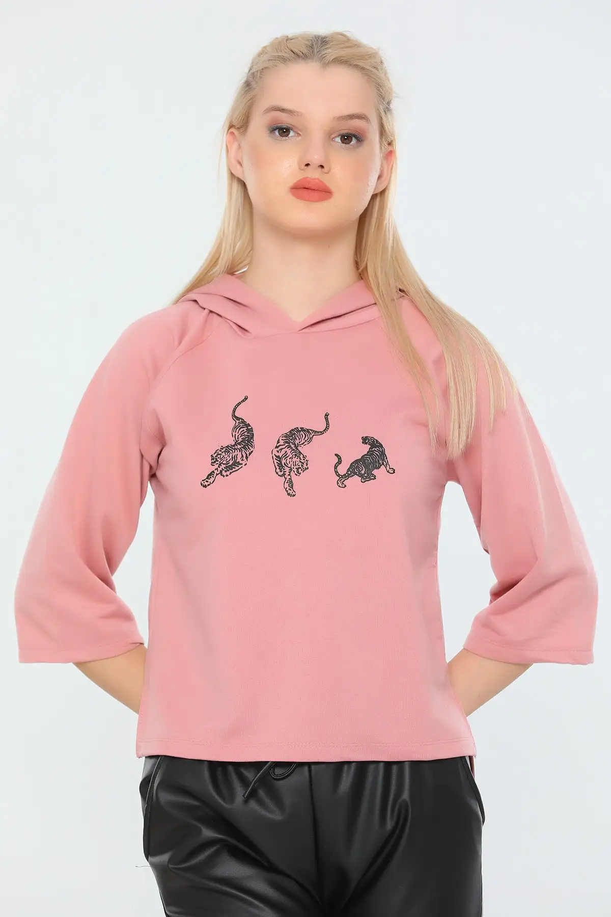 

Women's Sweatshirt Dark Powder Hooded Capri Sleeve Seasonal Sports Hoodies Fashion All Season New Pullovers Fleece