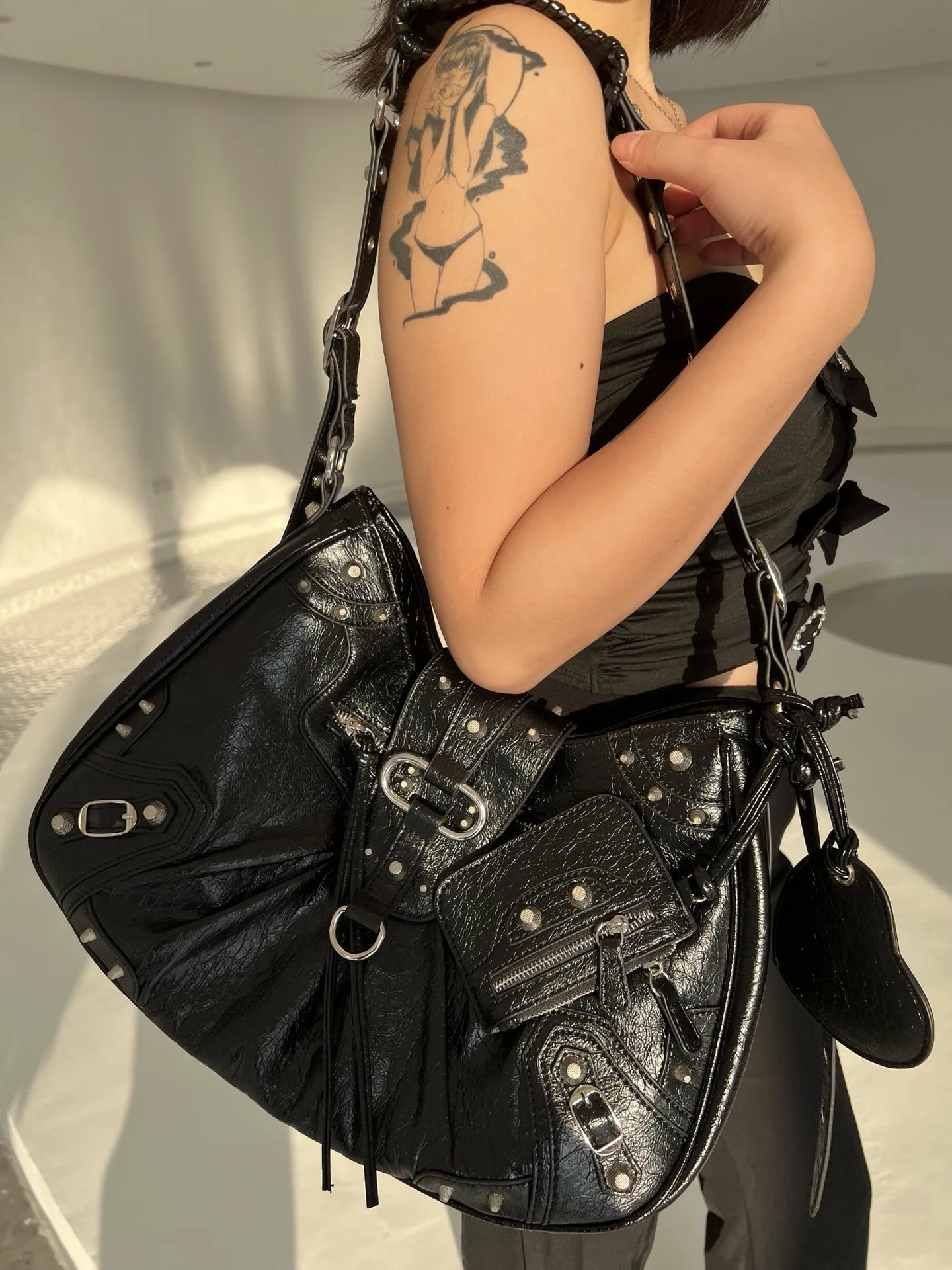 Motorcycle bag Y2K brand new 2023 black Gothic fashion rivet messenger bag purse for women's high-quality large bag