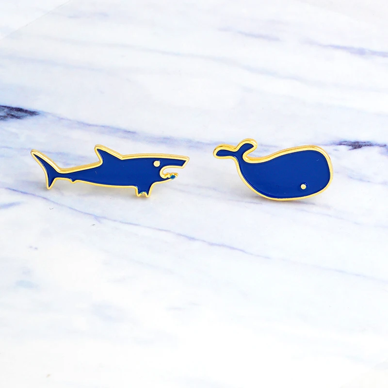 

10 PCS / LOT Blue Shark and Whale Ocean Animal Enamel Pins Mini Badge Denim Jeans lapel pins Cartoon Jewelry Gifts Brooches