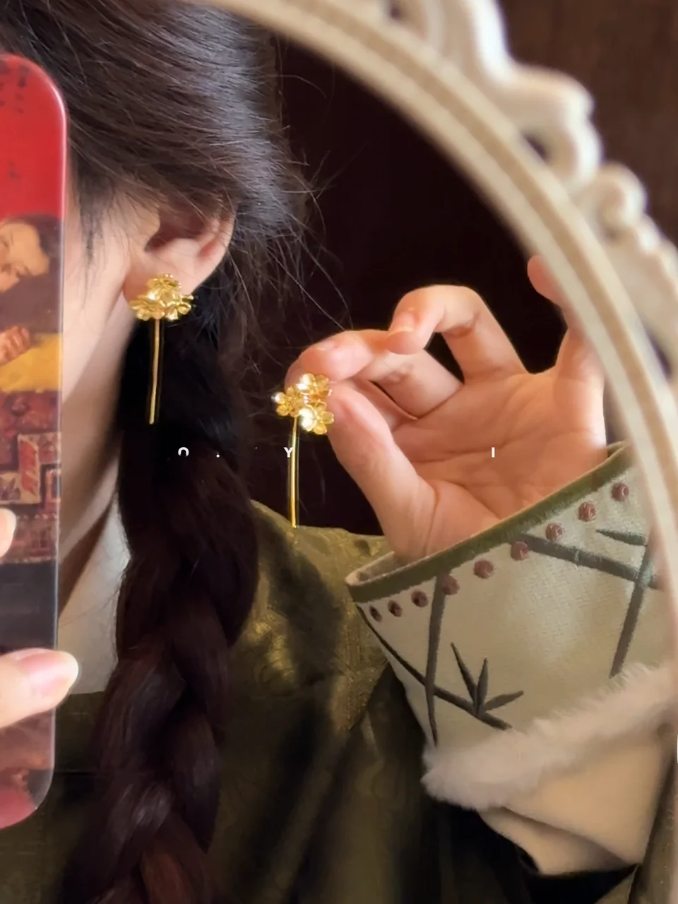 Exquisite Golden Flower Tassel Earrings Elegant High Sense Design Light Luxury All-Match Ear Studs