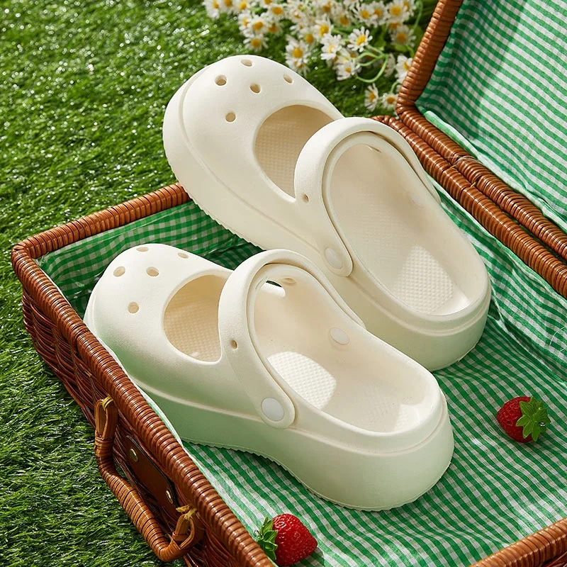 2023 Spring and Summer New French Solid Round Head Shallow Mouth Outer Wear Stunning Baotou Hole Shoes Women's Garden Shoes