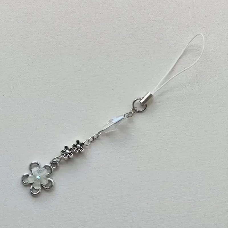 Цепочка для телефона ручной работы из бисера четырехлистный клевер подвеска