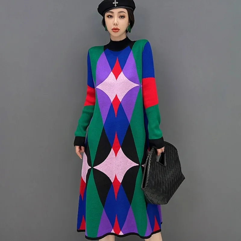 

Женское трикотажное платье средней длины, свободное платье с длинным рукавом, круглым вырезом и цветным принтом