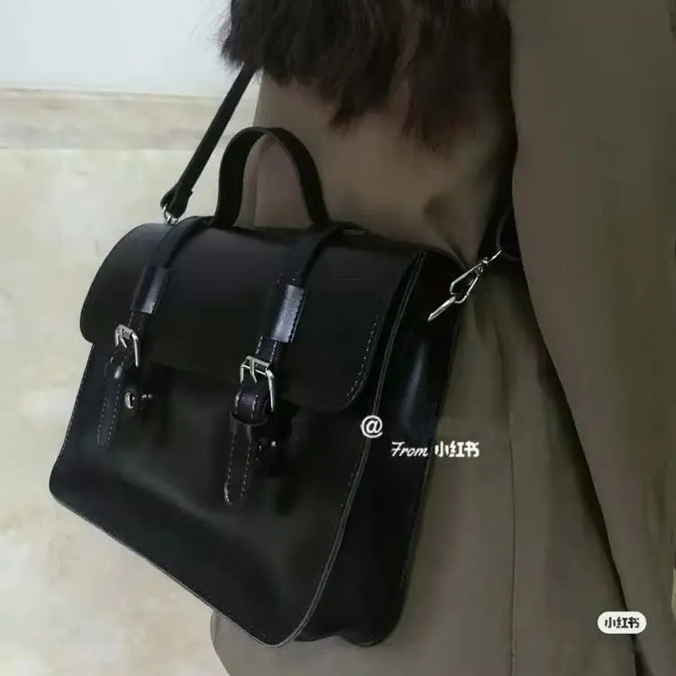 

Женская сумка из лакированной кожи Pu рюкзак с двойной пряжкой квадратный рюкзак в стиле ретро новая сумка через плечо в британском студенче...