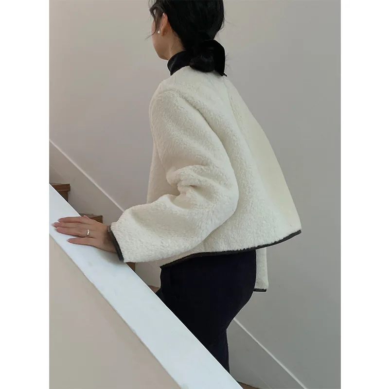 Winter leisure lamb fur V-neck contrast leather coat for women