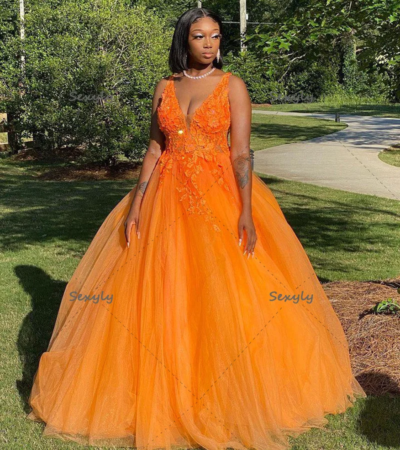 

Ball Gown Black Girls Prom Dress In Orange Color Sexy V Neck Tulle Lace Evening Dresses Sleeveless Floor Length Tulle Party Gown