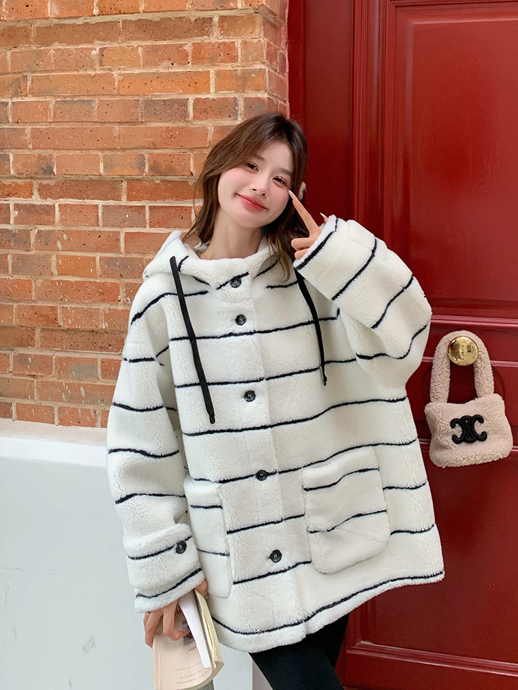Корейская серия в белую полоску свободный утолщенный капюшон однобортный мех