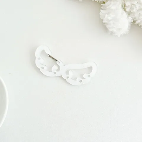 Акриловый брелок звезда с крыльями