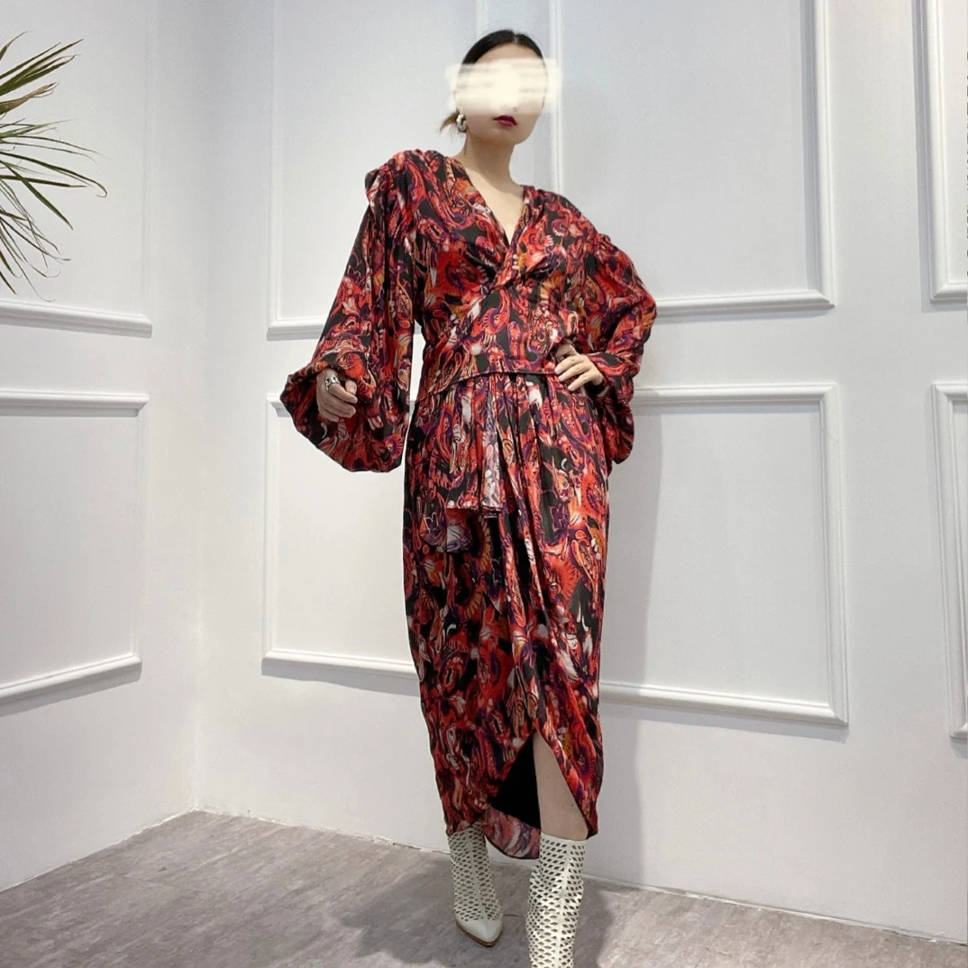 

Женский комплект из блузки и юбки, облегающая блузка с глубоким v-образным вырезом и красным принтом и асимметричная длинная юбка с высокой ...