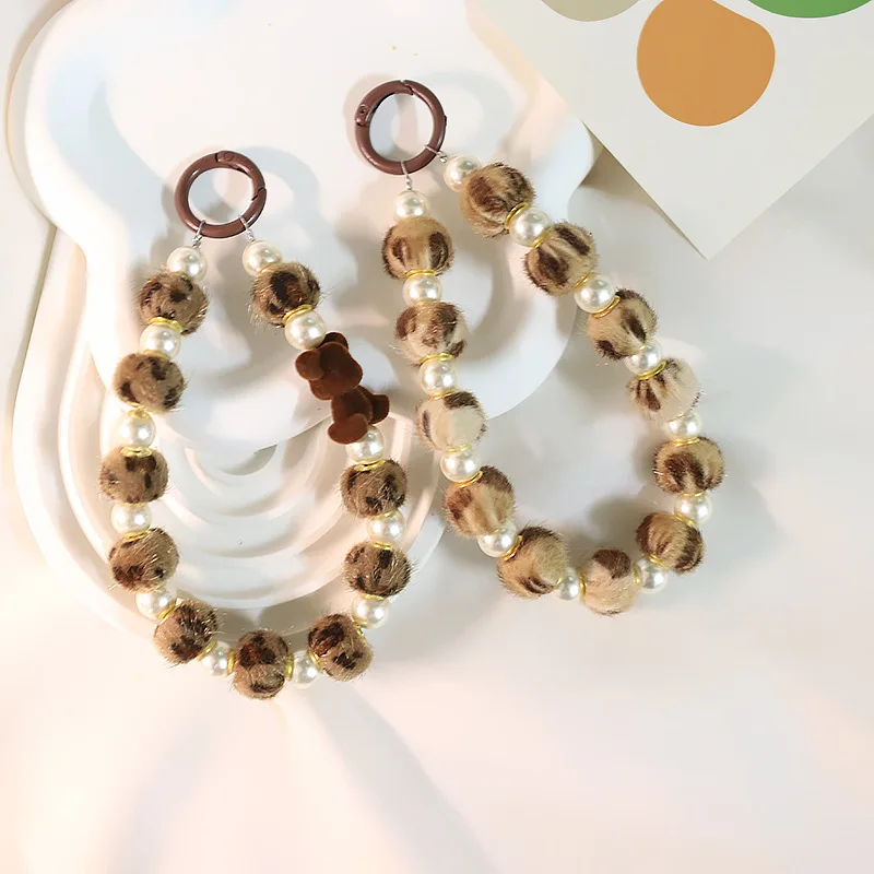 Брелок с милым медведем подвеска бусинами из смолы цепочка для ключей