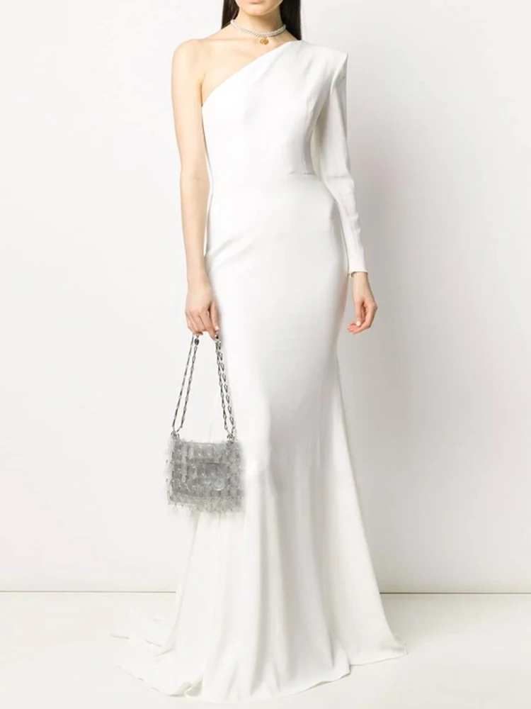 Женское вечернее платье на одно плечо с диагональным воротником