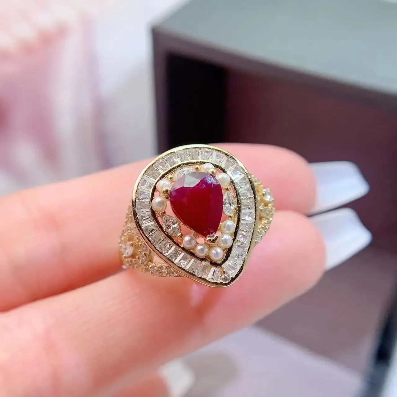 Женское кольцо из серебра 925 пробы с натуральным Рубином 6 х8 мм