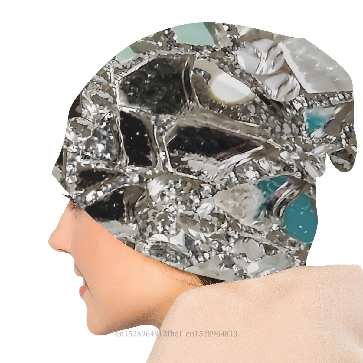 Изображение взрыва сверкающей серебряной блестящей зеркальной капоты Мужская