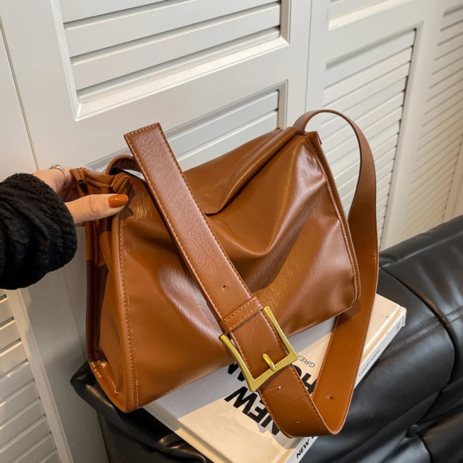 

Роскошные дизайнерские женские сумки из мягкой искусственной кожи, брендовые вместительные сумочки через плечо, модные кошельки на широко...