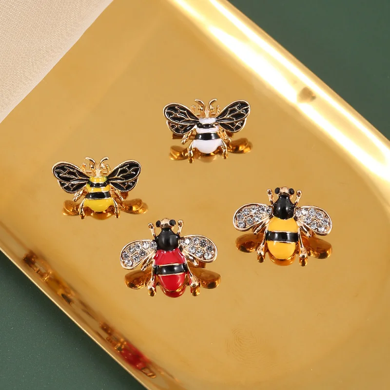 

Women Men High Quality Luxury Exquisite Cute Bee Rhinestone Crystal Brooches Pins Pearl Insect Vintage Badges Party Clothing Pin