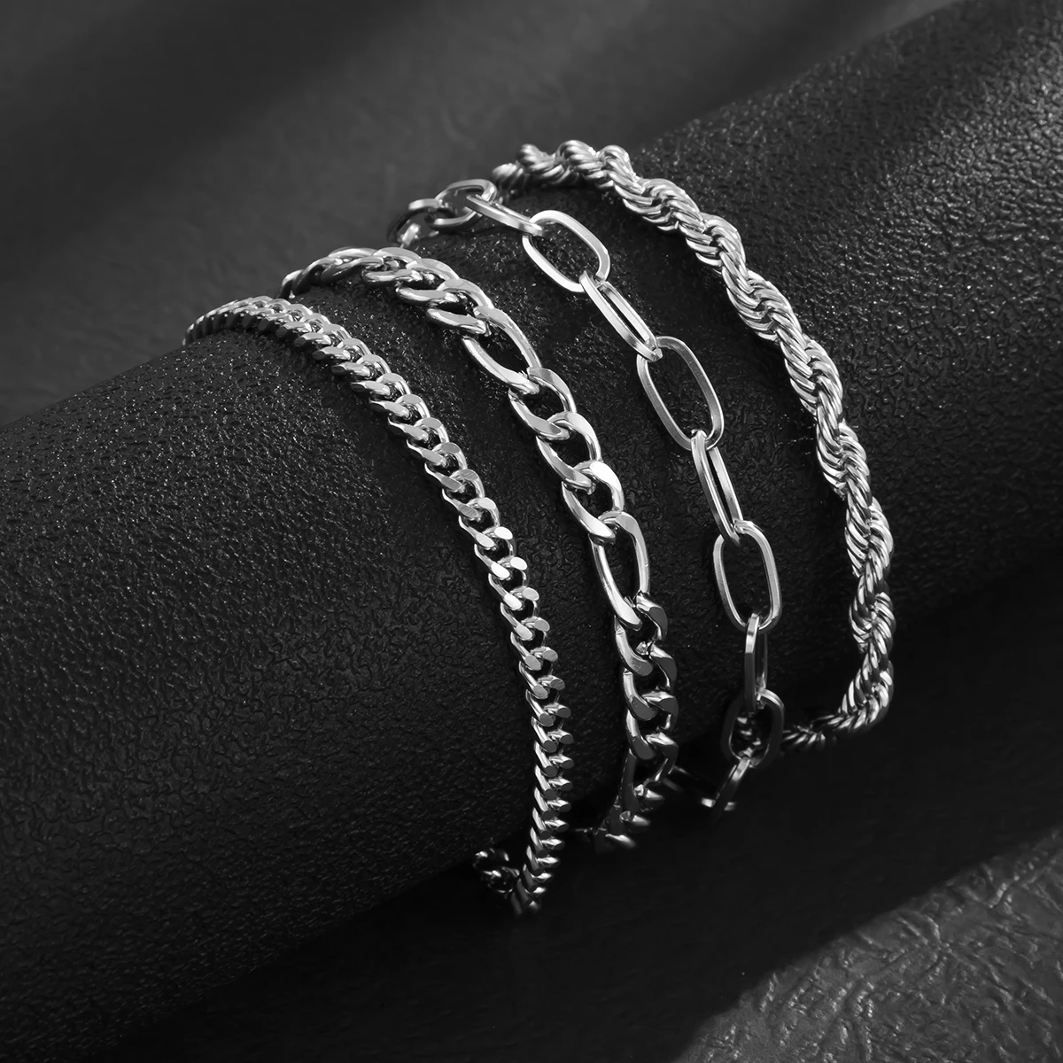 

KunJoe 4pcs/set Hip Hop Punk Link Chain Bracelets Set for Men Women Ircon Chain Bracelet Bangle 2022 Fashion Unisex Jewelry Gift