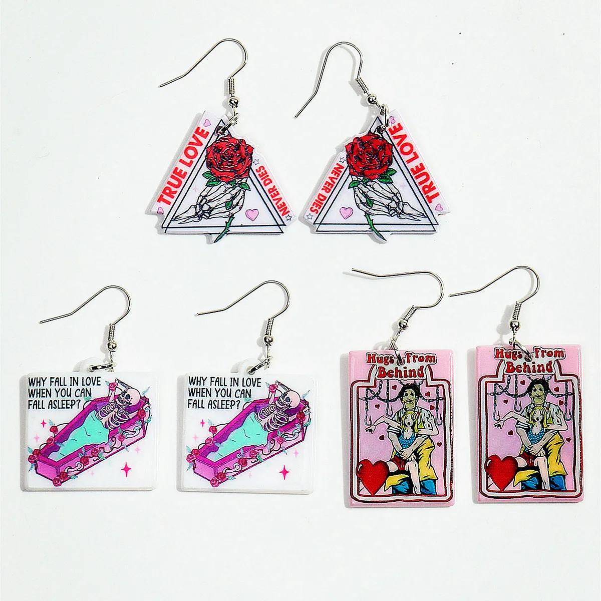 Женские акриловые серьги в виде гроба черепа