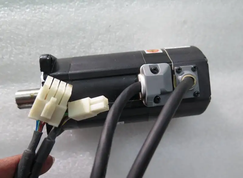 

CSMZ-04BA1ANM3 servo motor , Used one , 85% appearance new , 3 months warranty , fastly shipping