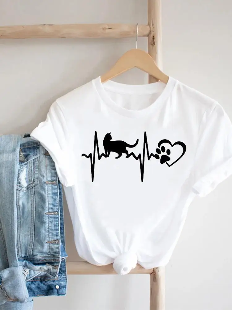 

Женская футболка с принтом «лапа любви» и «Кот»