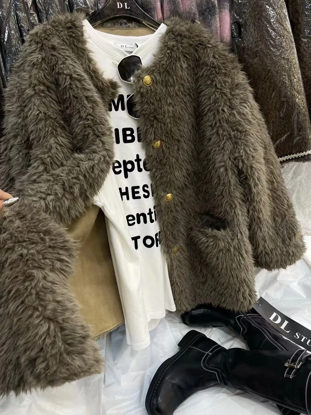 DL Home High-End Good-Looking Berber Fleece Outerwear Women 2024 Autumn and Winter Graceful Mid-Length Fur Fashion