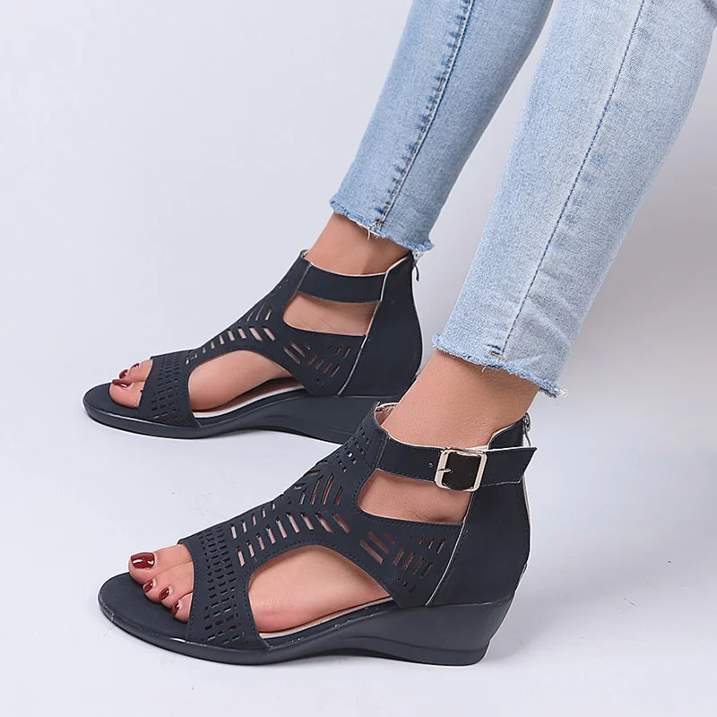 

2023 New Fashion Roman Buckle Wedge Sandals Women Plus Size Hollow Womens Closed Toe Ankle Flat Sandal Summer Women Shoes