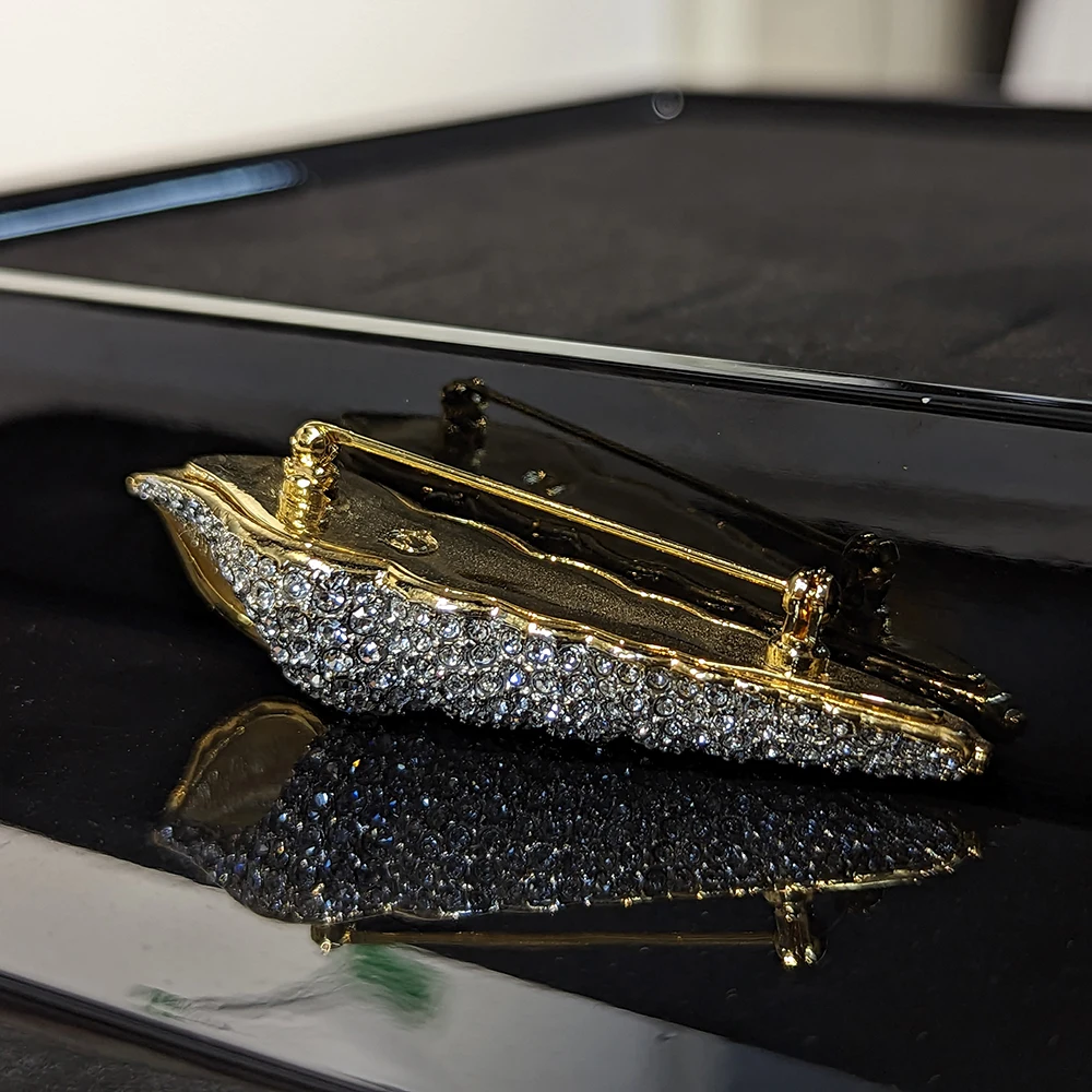 Oncomelania Conch Design Crystal Brooches