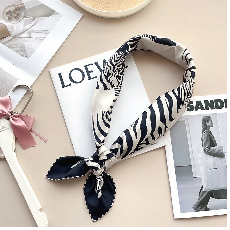 Модный 90 шелковый шарф с черным и белым принтом 100% Шелковый шейный платок шарфы