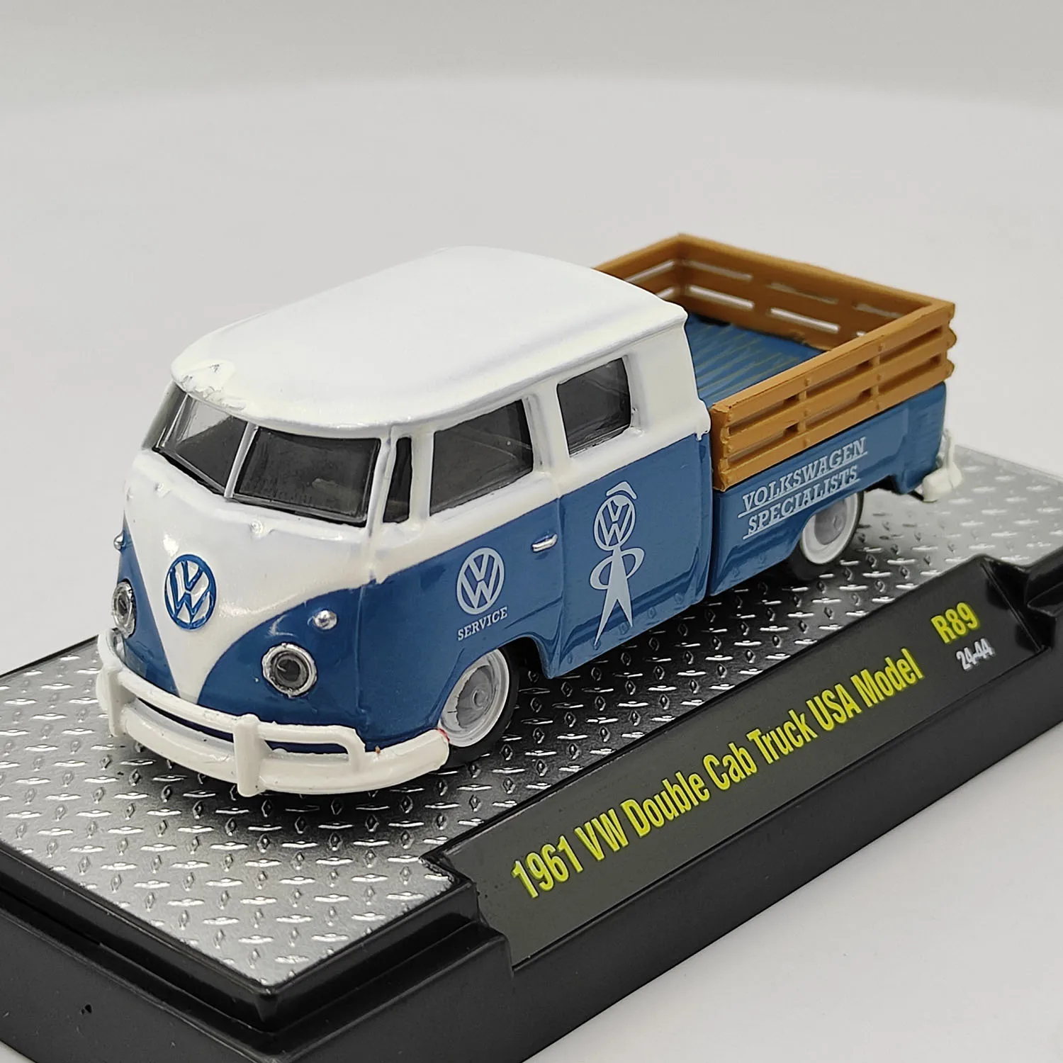 Фото Коллекционная модель грузовика VW 1961 года, масштаб 1/64, из литого металла, сувенир, украшение для витрины №3