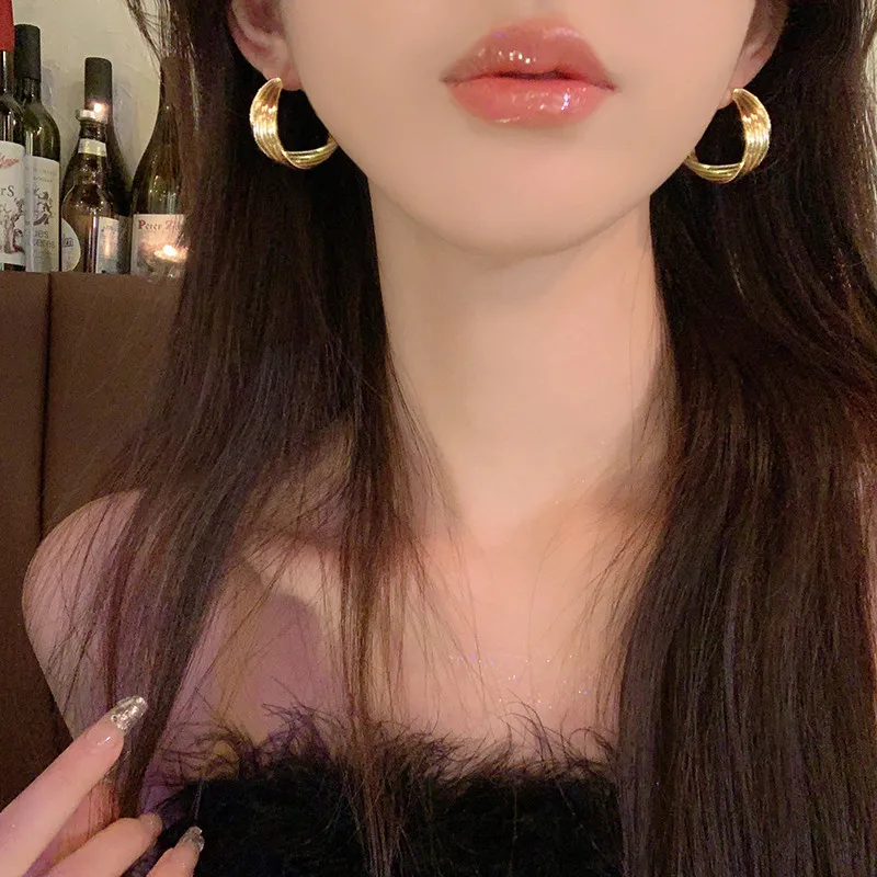 Винтажные позолоченные круглые серьги-кольца для женщин и девушек аксессуары