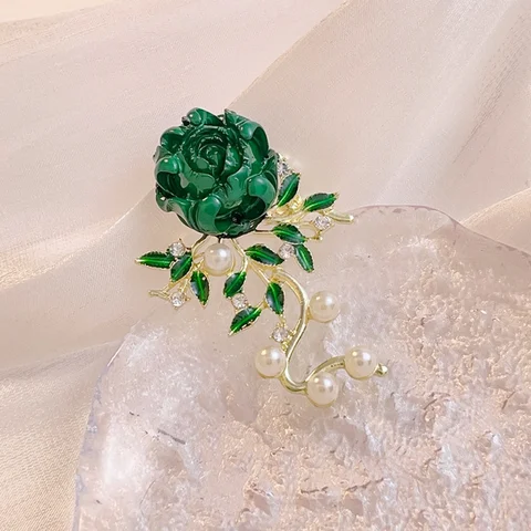 Эмалевые броши с жемчугом и пионом